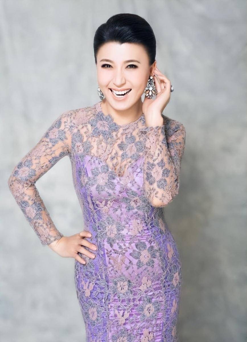 闫学晶离婚11年:她二婚生宝宝又做婆婆,前夫三婚再做父亲_表演_吉林省