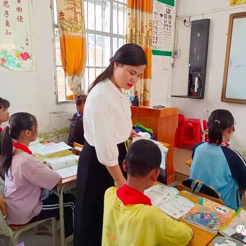 黄美冰:聚集体智慧,备精彩课堂,助力教师专业成长!_年级_组长_区骨干教师