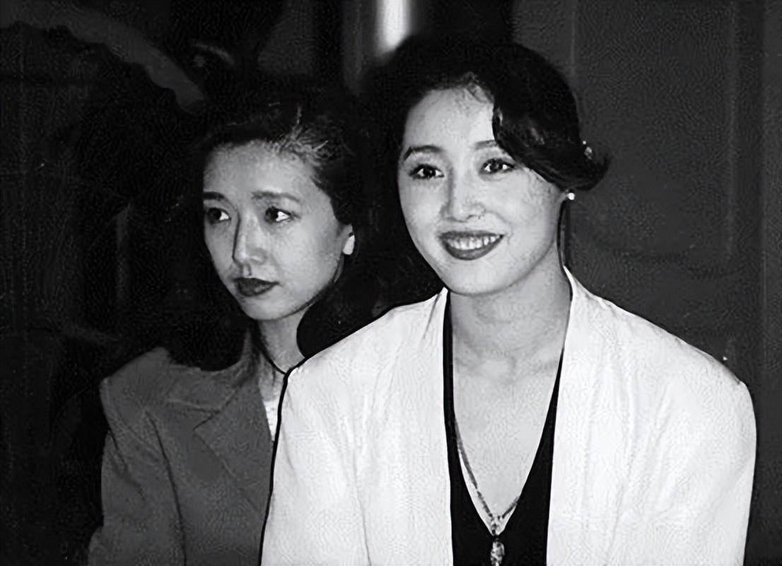 55岁刘蓓婚姻坎坷,三婚再嫁第一任丈夫,继子是当红小生张若昀!