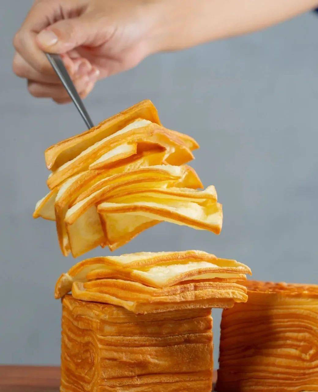 早餐人的福利请查收,云朵般的千层吐司,好吃到跺jio,一口沦陷~_面包