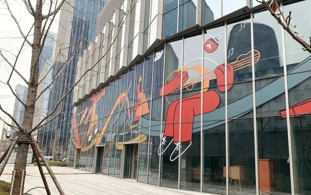 简单的使用一些条形图片来代替普通生硬的防撞贴,起到提示防撞的效果