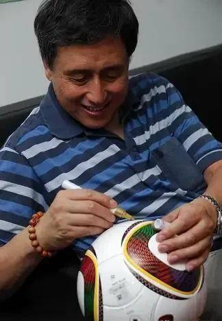 张路-热血澎湃的足球人,解说领域的"金牌门将"_北京_英国_方面