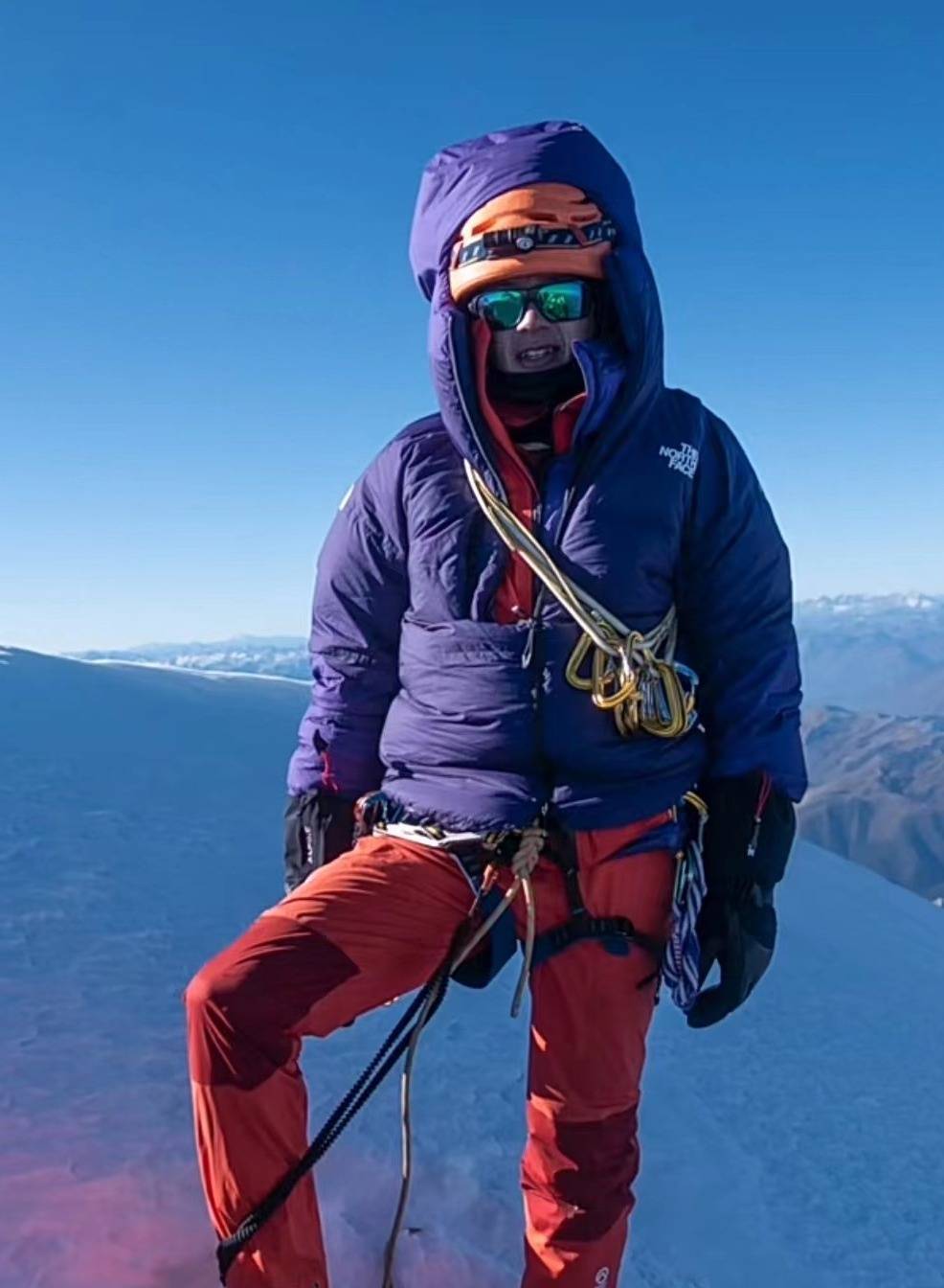 从流浪汉到探险纪录片导演：睡过天桥和大街，做过船员和保安，“流浪是最对的决定”