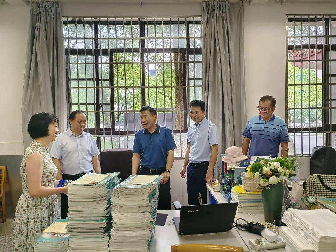 为师生解忧!株洲市教育局局长吴安浩深入八中开展督查和调研