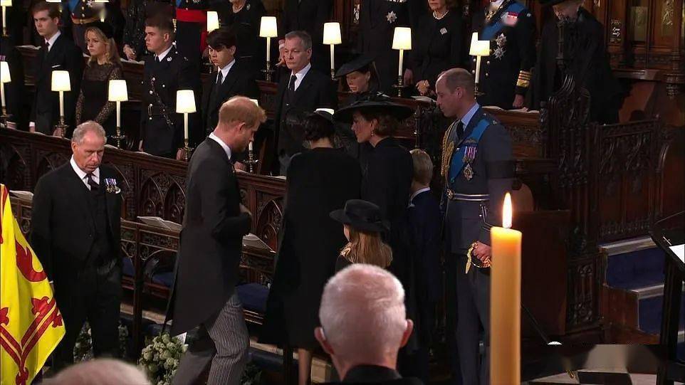 直播英女王葬礼现场,全球41亿人收看直播!无数人被戳泪点!