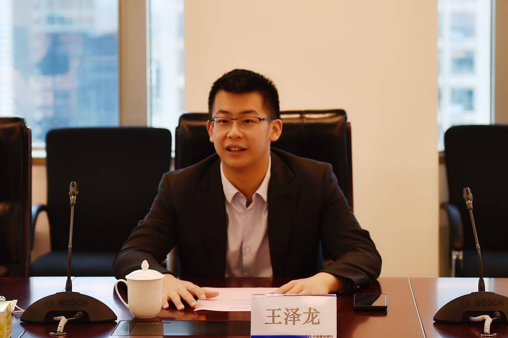 这一届神秘的95后亿万富豪亮了,不亚于思聪_王泽龙_资本_上市公司