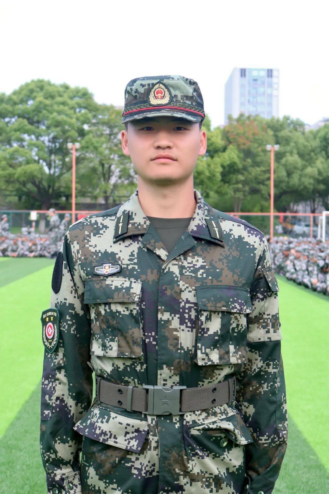 军训特辑 │ 快来pick你最喜欢的军训教官!_国商_服役_军人