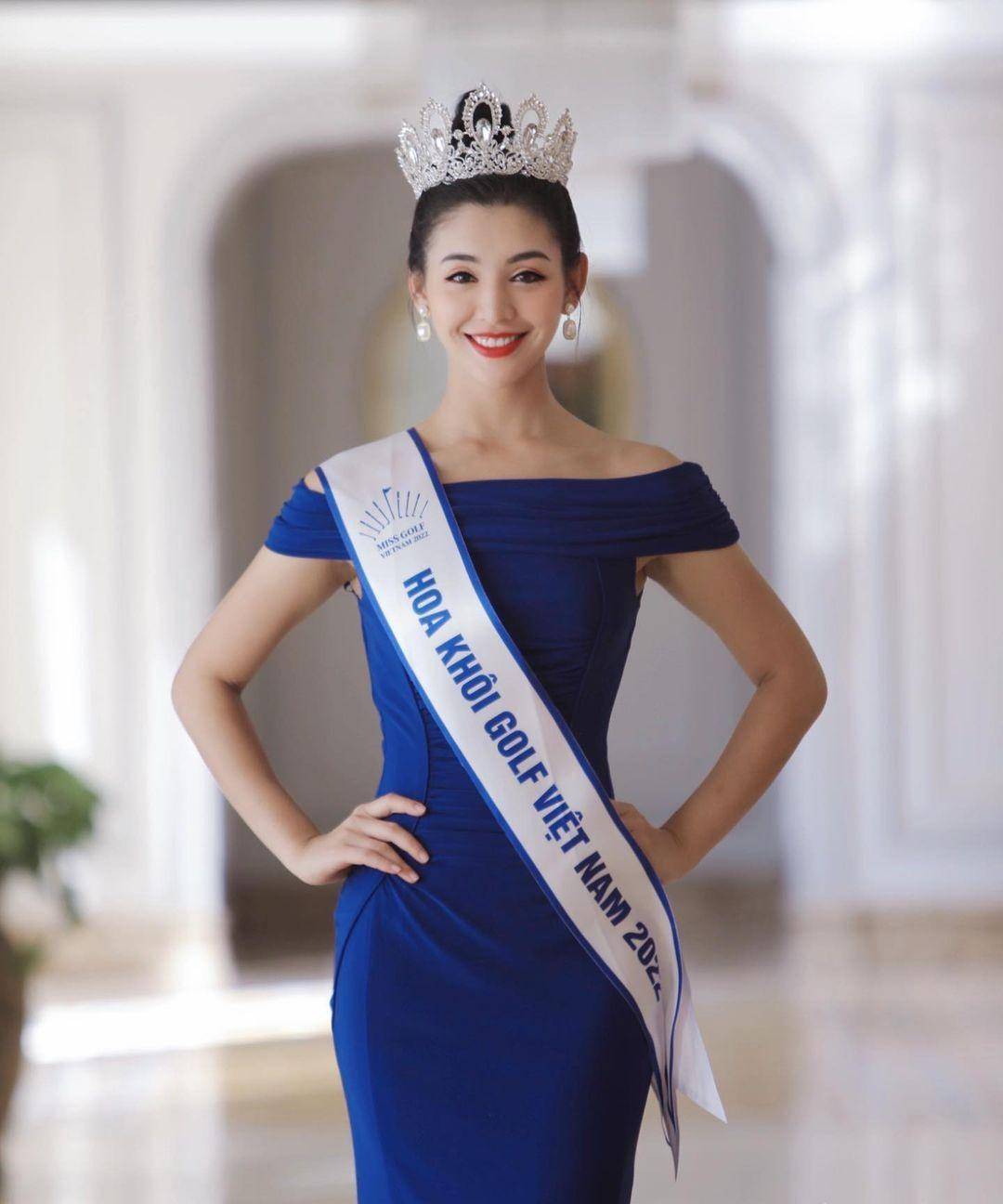 越南高尔夫小姐选美比赛落幕,性感舞蹈老师霸气侧露勇夺冠军_黎清图