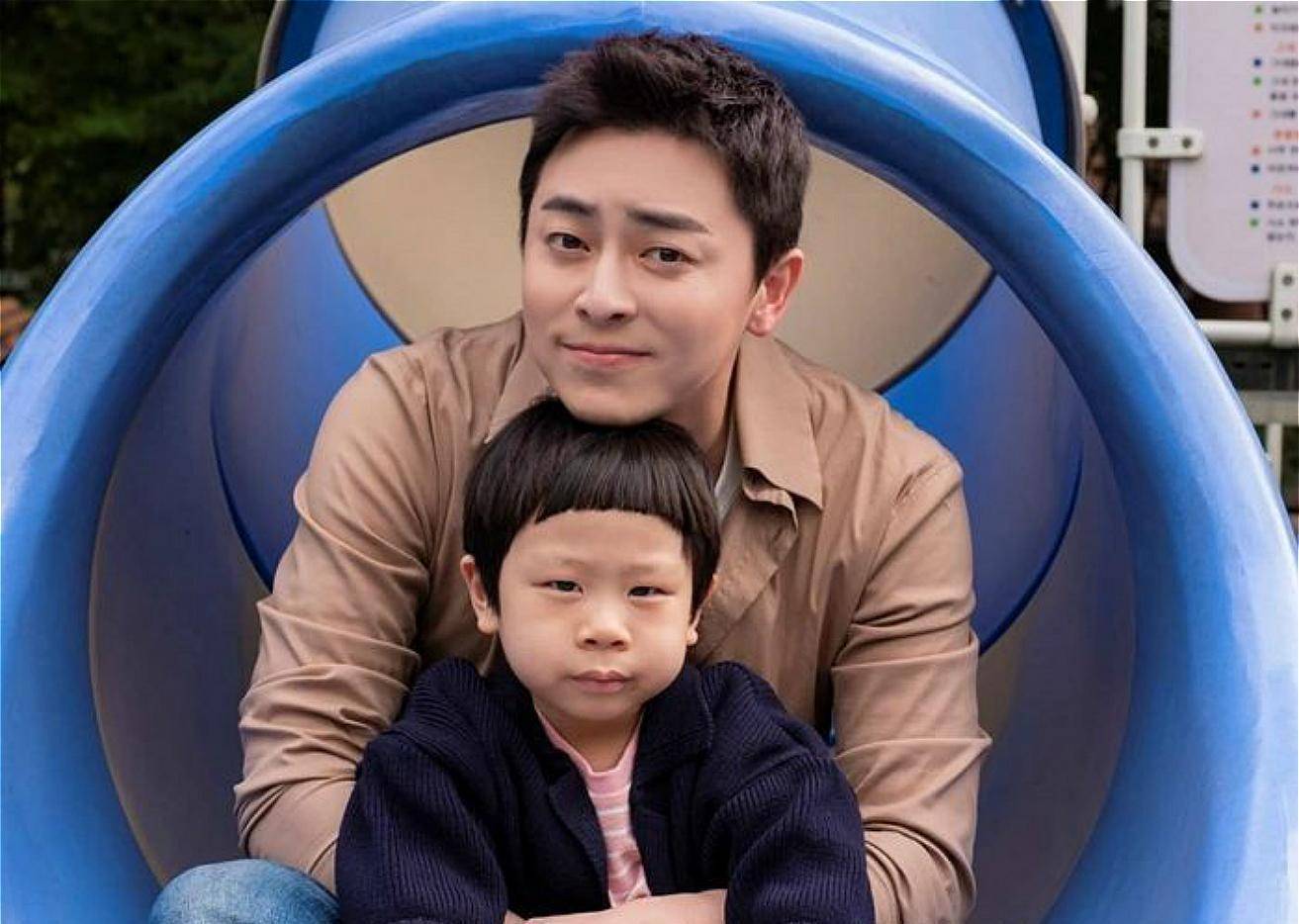 中,饰演女主车宥利(金泰希饰)的女儿赵瑞雨一角