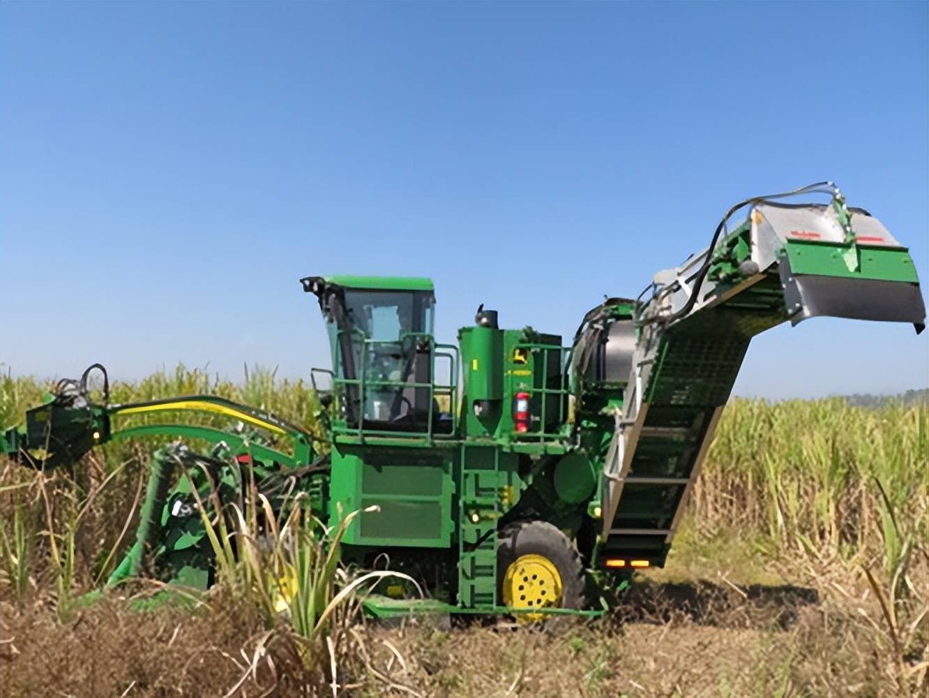 不过,在收砍甘蔗机械化方面,推进的还不是很快,很多农