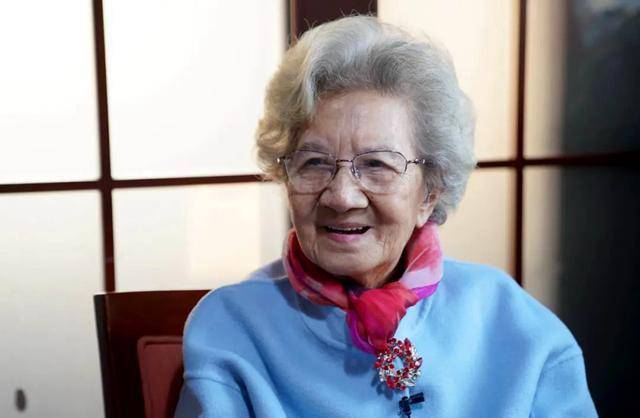 《药》陈琦饰演的夏四奶奶,93岁生日,爱剧如命,91岁还在拍戏_上海