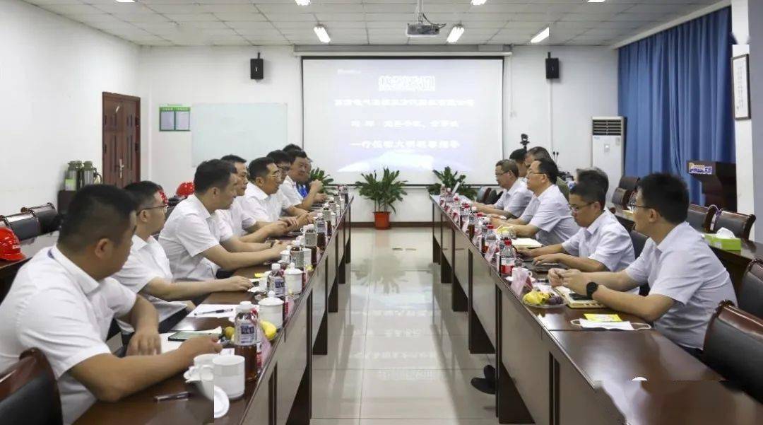 装备总经理朱利民,大明精工副总经理张宝庆,重工集团总工程师王毅明