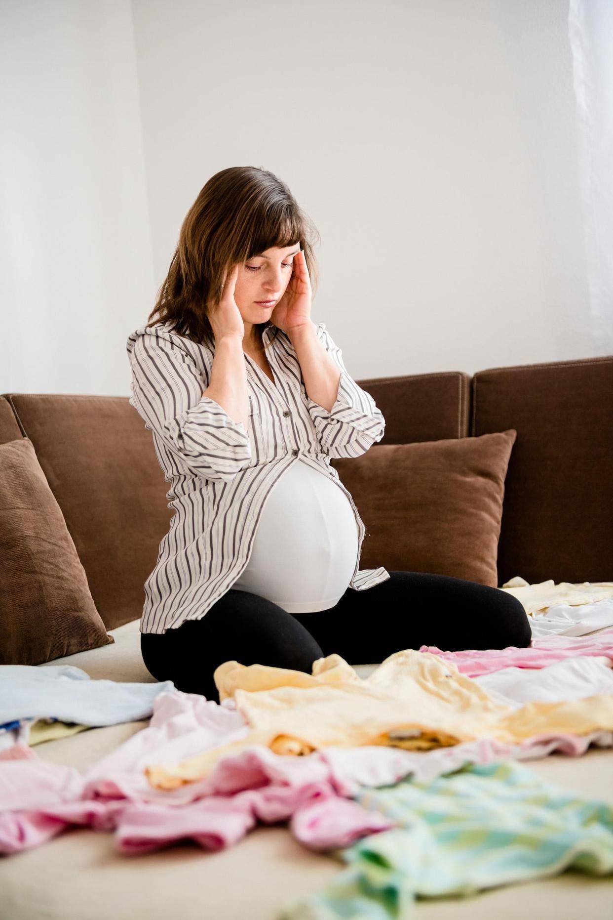 孕期除了不能熬夜玩手机,3种行为也不要有,可能会影响胎宝健康