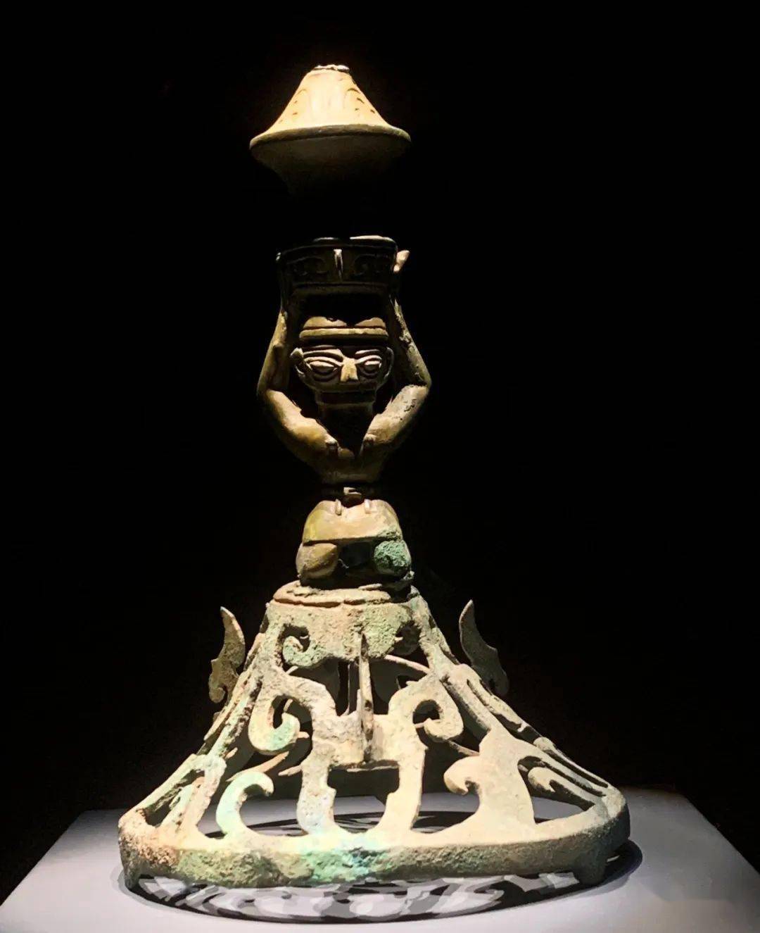 中国古玩 三星堆 青銅人物像 銅製 銅器 骨董品 時代品 美術品 旧藏 中国 三星堆文化 青銅牛角天鼓 青銅器 時代物 中國古美術