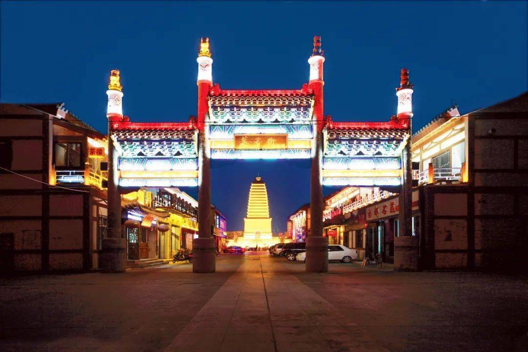 古香古色的慕容街,将朝阳双塔,佑顺寺,关帝庙有序串联,展现出朝 