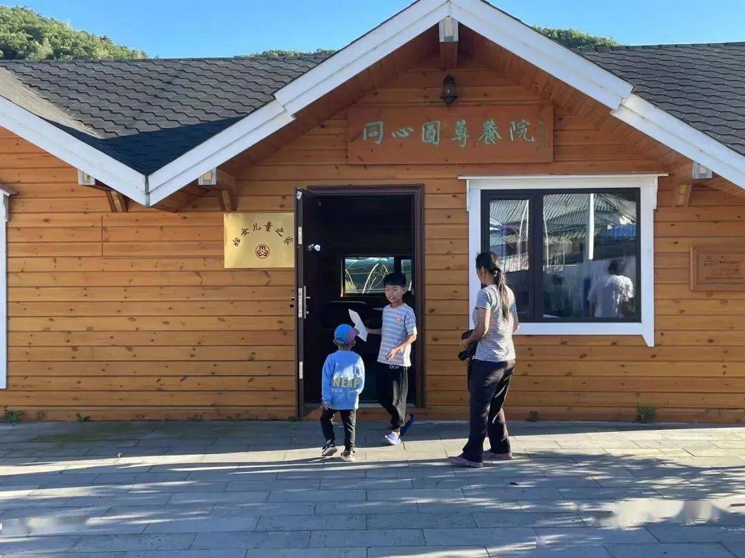 延边:小木屋里"画"振兴_龙泉村_村里_的发展