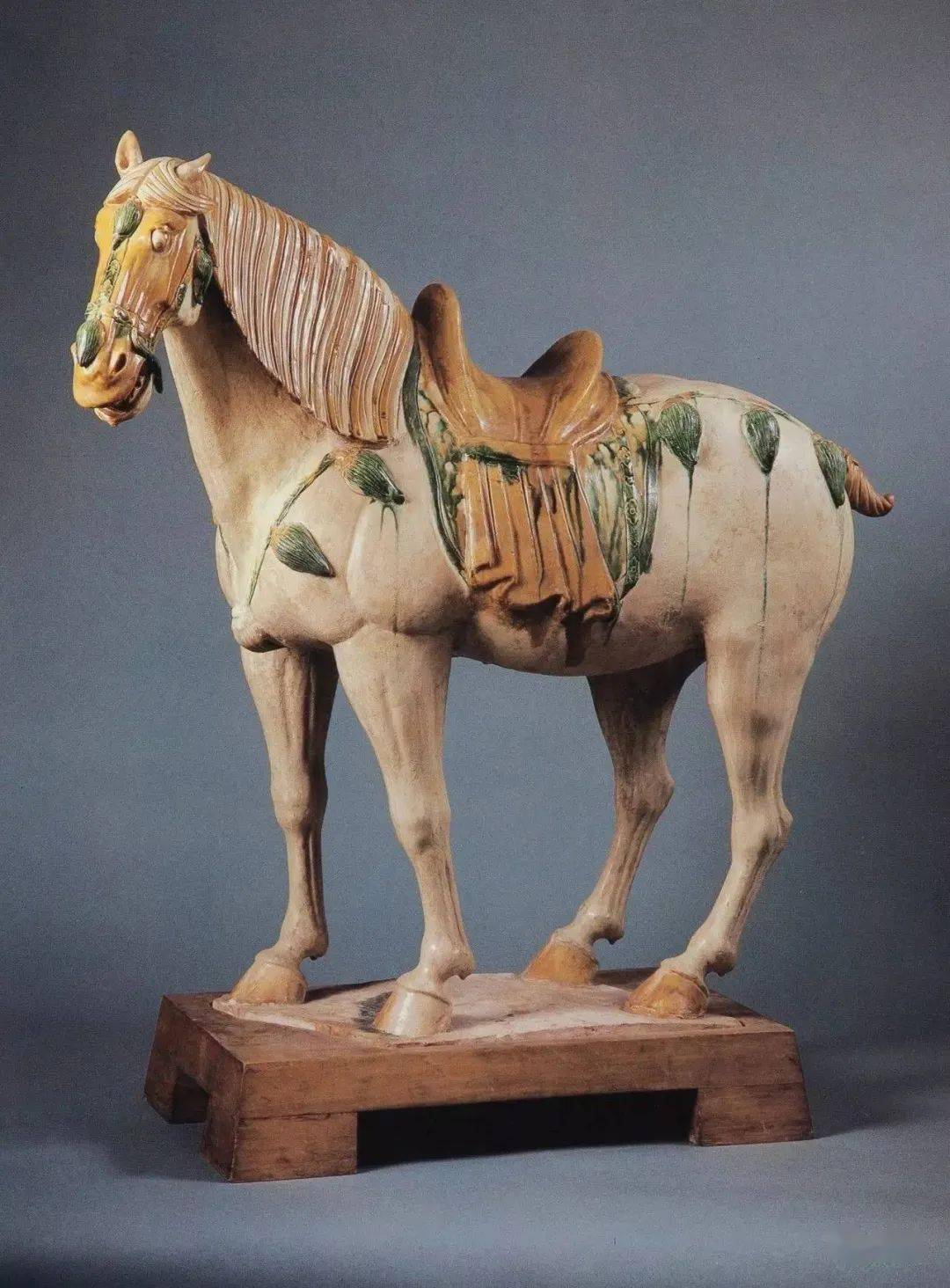 唐 三彩马俑 北京故宫博物院馆藏唐 三彩马 韩国国立中央博物馆藏南北