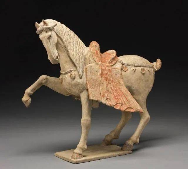 唐 三彩马俑 北京故宫博物院馆藏唐 三彩马 韩国国立中央博物馆藏南北