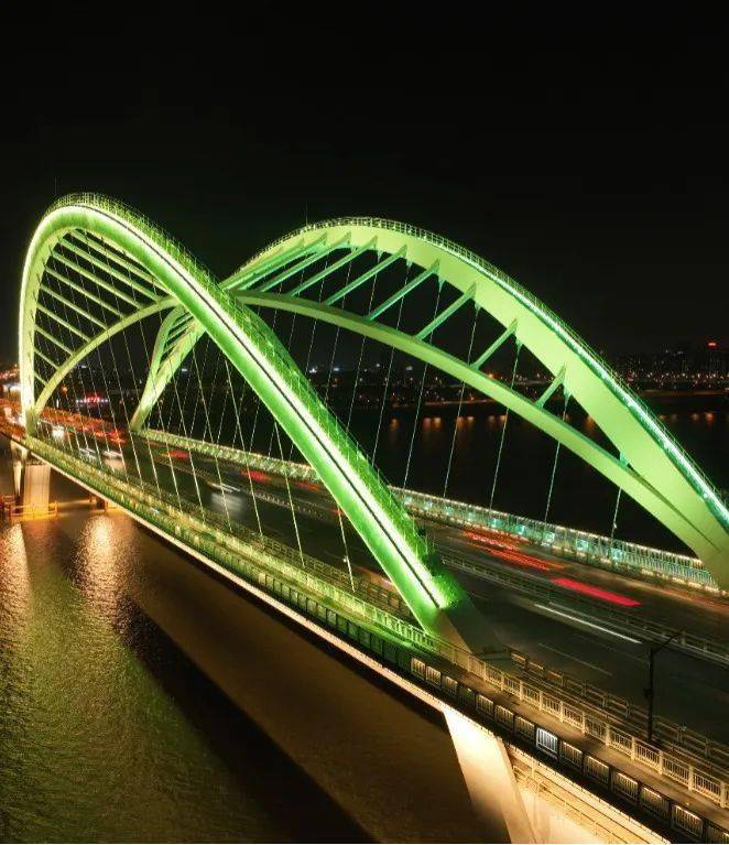 九堡大桥夜景灯光亮相,风姿绰约焕新颜_钱塘江_施工_改造