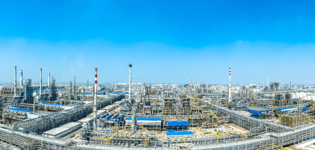 随着盛虹炼化,卫星石化二期等一批项目相继竣工投产,港城在迎来重大