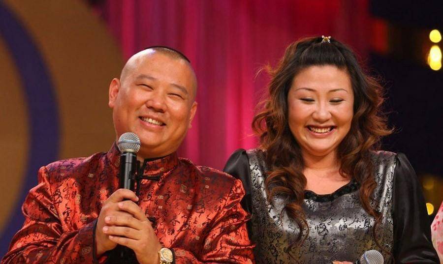 德云社最美嫂子,饼嫂颜值惊艳,和烧饼上演美女配野兽_于谦_郭德纲