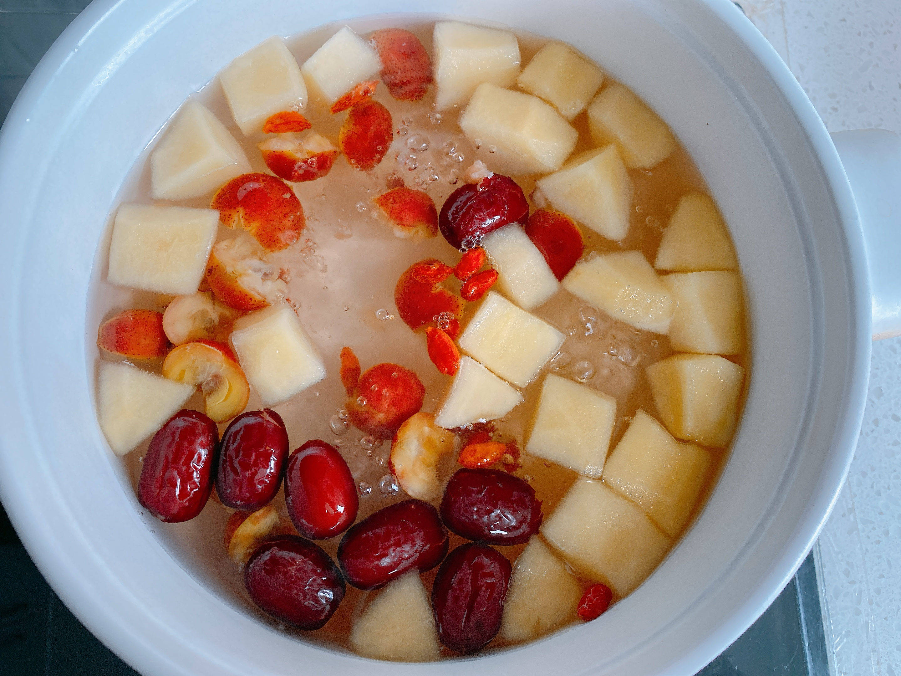 孩子积食不爱吃饭,试试这道水果汤,营养健康,促进消化胃口好