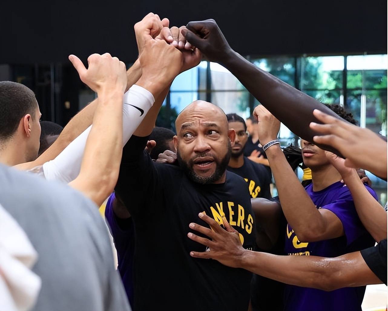 备受球迷喜爱和关注的洛杉矶湖人自然不可避免,更何况,他们上个赛季打