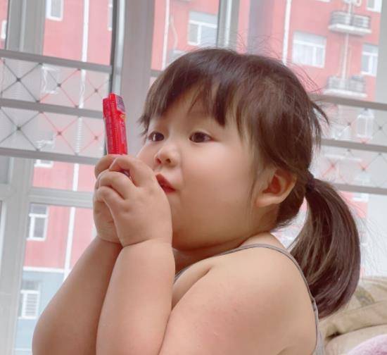 走路似刘能,撞脸容嬷嬷,她是3000万人在线期待的"杨玉环"_网友_爸爸