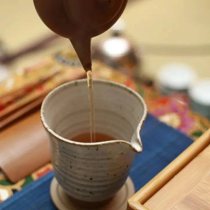 春韵夏涩秋茶香,各季茶叶都有哪些特色?_夏茶和_茶树_春茶