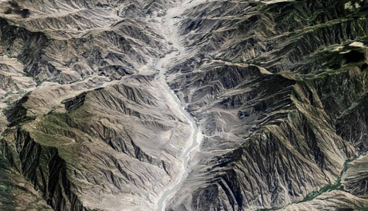 由于地势较低,巴基斯坦在用水问题上势必会受到处于高地势的印度的