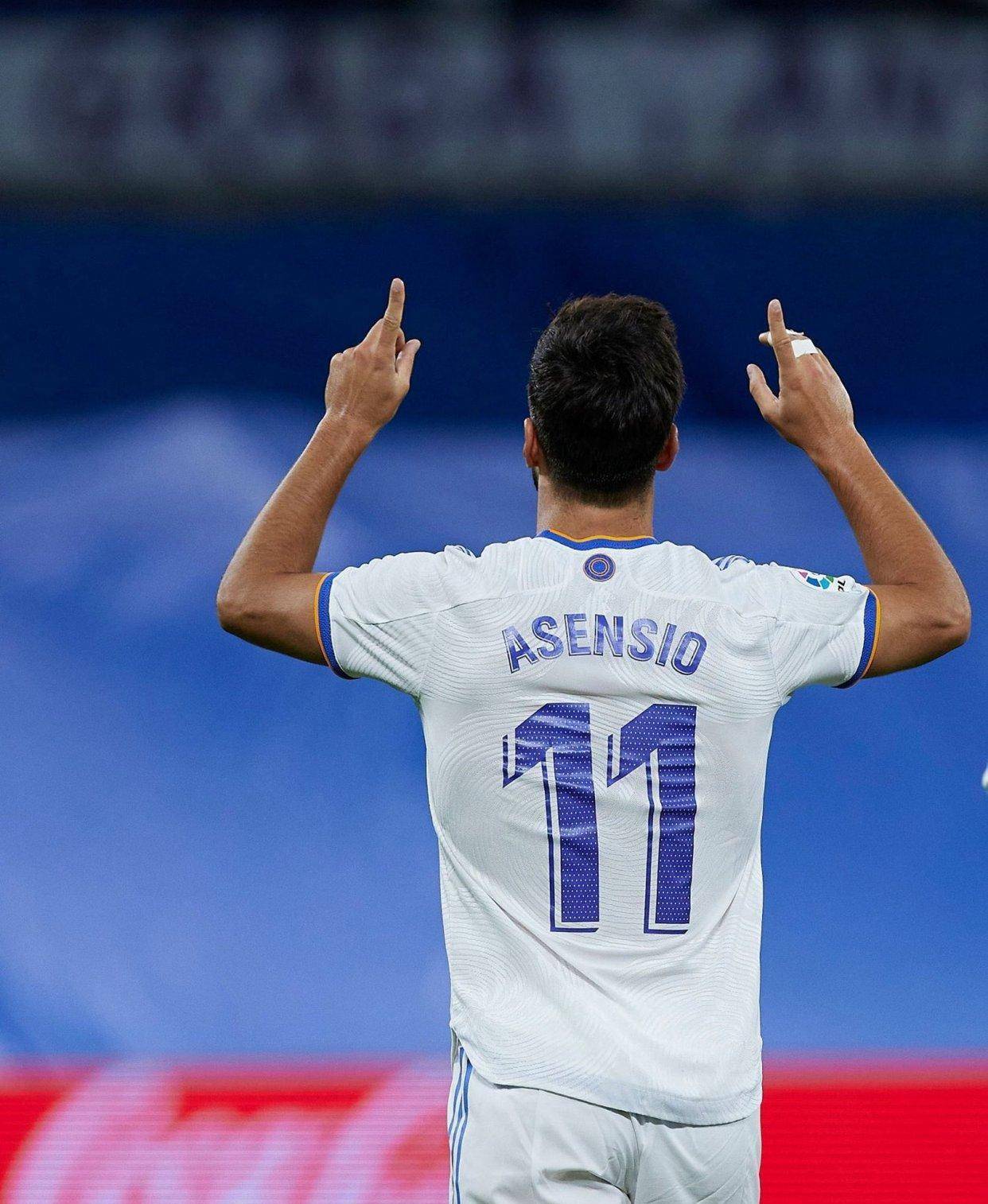 25岁的他用帽子戏法宣布回归_阿森西奥_进球_阿笑