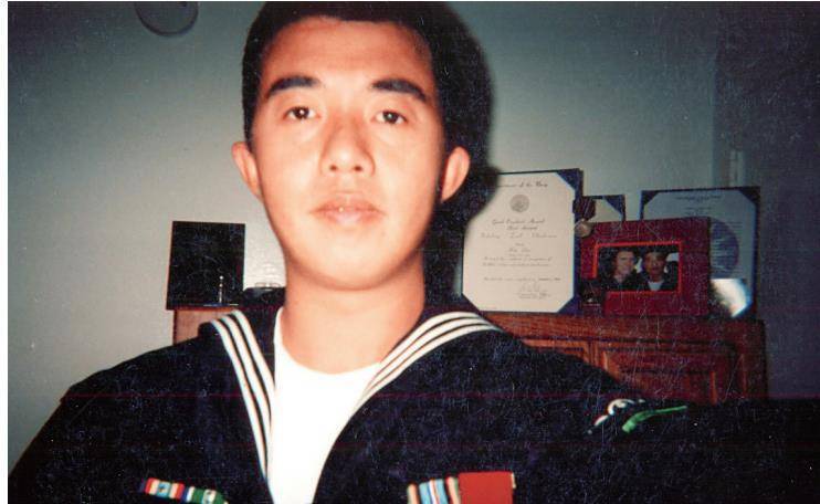 1999年，第一个在美国航母上服役的北京人怎么了？