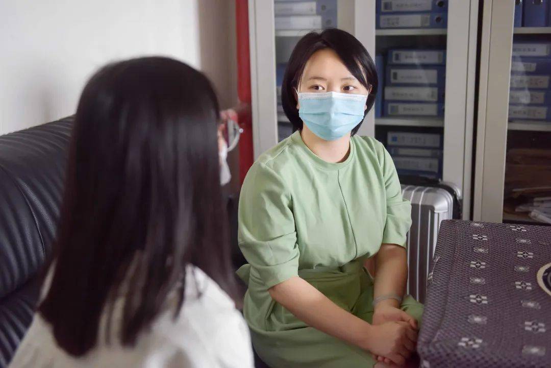 你我同心,无惧疫情——公共管理学院黄丹老师专访_工作_同学_情况