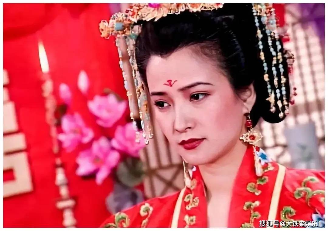 内地合拍的电视剧,像《情剑山河》《人面桃花》《保镖之天之娇女》等