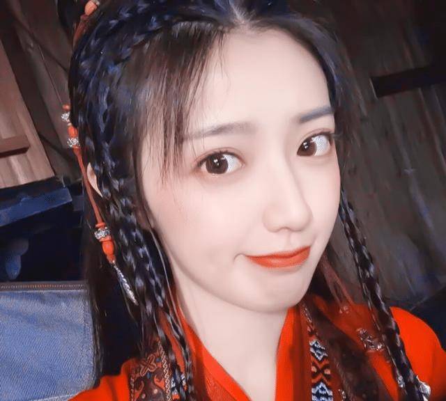 《琉璃》"女主榜"再添一员,她4搭成毅不火,今24岁终于演女主_黄羿_剧