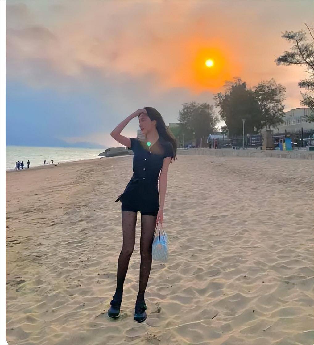 的8位女网红:有人猛怼王思聪,有人成90后女首富_聂小雨_周淑怡_网络