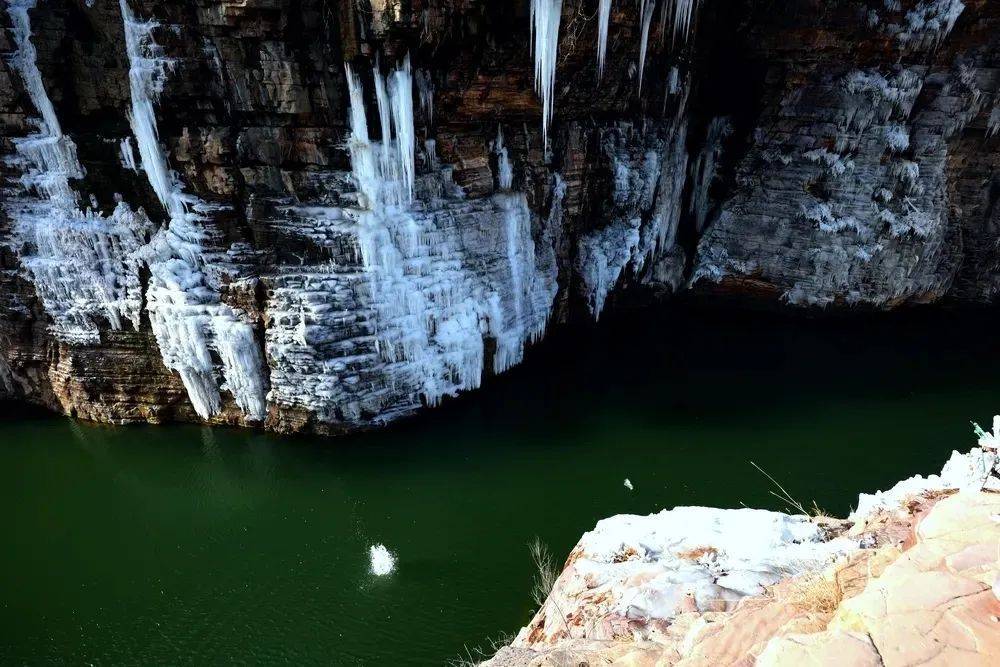 红旗渠丨络丝潭冬日冰瀑_秦加福_冰柱_河南省