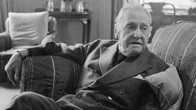 毛姆一生中猎艳无数,连俄国克鲁泡特金公主都倒追他,但他最爱的人却是