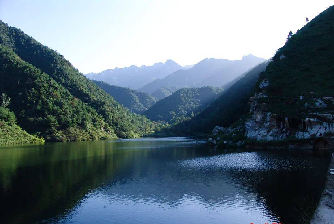 小秦岭保护区灵湖峪山水小秦岭属于秦岭华山山脉东延部分,横跨陕西与