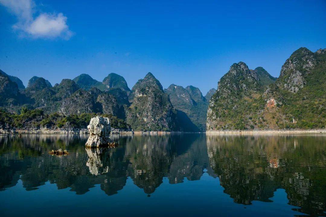 秋游黔西南︱畅游万峰湖，看最美山水画卷