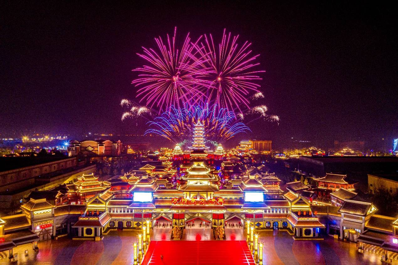 荆州方特将以千架无人机惟妙惟肖地再现中国龙,空间站,潜水艇等"摘星