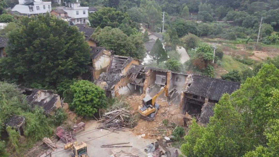 连日来,云霄县马铺乡全乡掀起人居环境整治热潮,在推进过程中,马铺乡