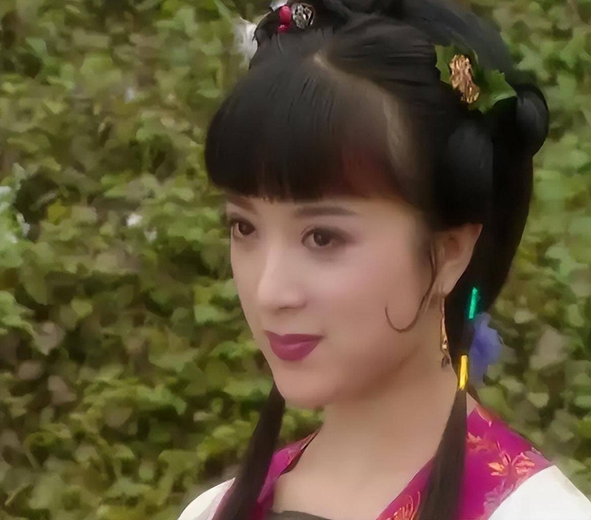 金巧巧被曝"耍大牌",自己开出镜吃零食,让替身拍戏_网友_时候_工作