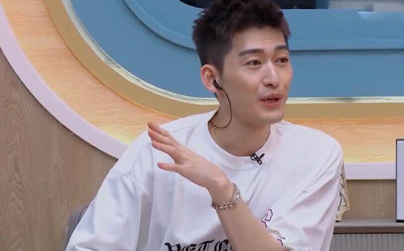 出行保安开道,自觉优越,优越感溢出屏幕_孔雪儿_鱼子酱_视频