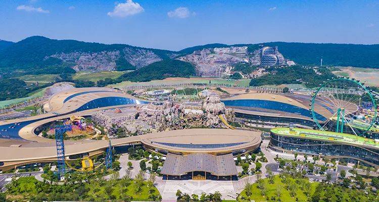 旅游综合体室内乐园约43万平方米位于珍珠泉东侧龙谷路9号华昌龙之谷