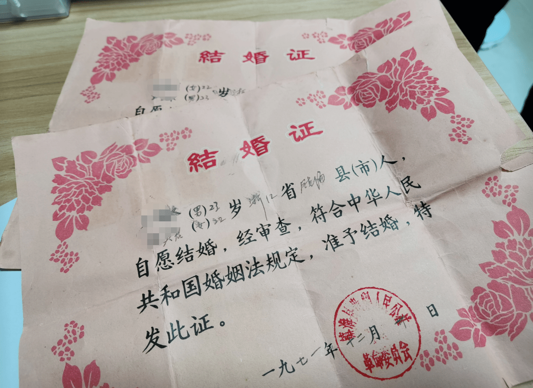 已补办5000余对,我区开展结婚证巡回集中补证_群众_进行_服务