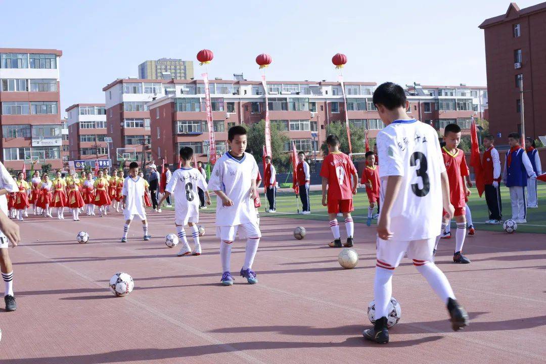 超越自我创辉煌,包头市包钢二十五小举行2022年秋季田径运动会_年级