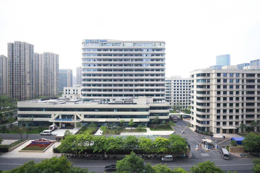 名)在浙大二院心脑血管病院区一个病房接受了3个科室为她进行的糖尿病