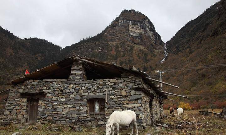 中国人口最少的乡:12年间全乡只有一家三口人_玉麦乡_卓嘎_曲巴