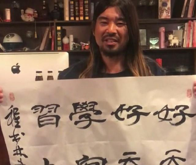 一脸邋遢的"面筋哥",女儿却比刘亦菲还美:估计不是亲生的_网友_音乐